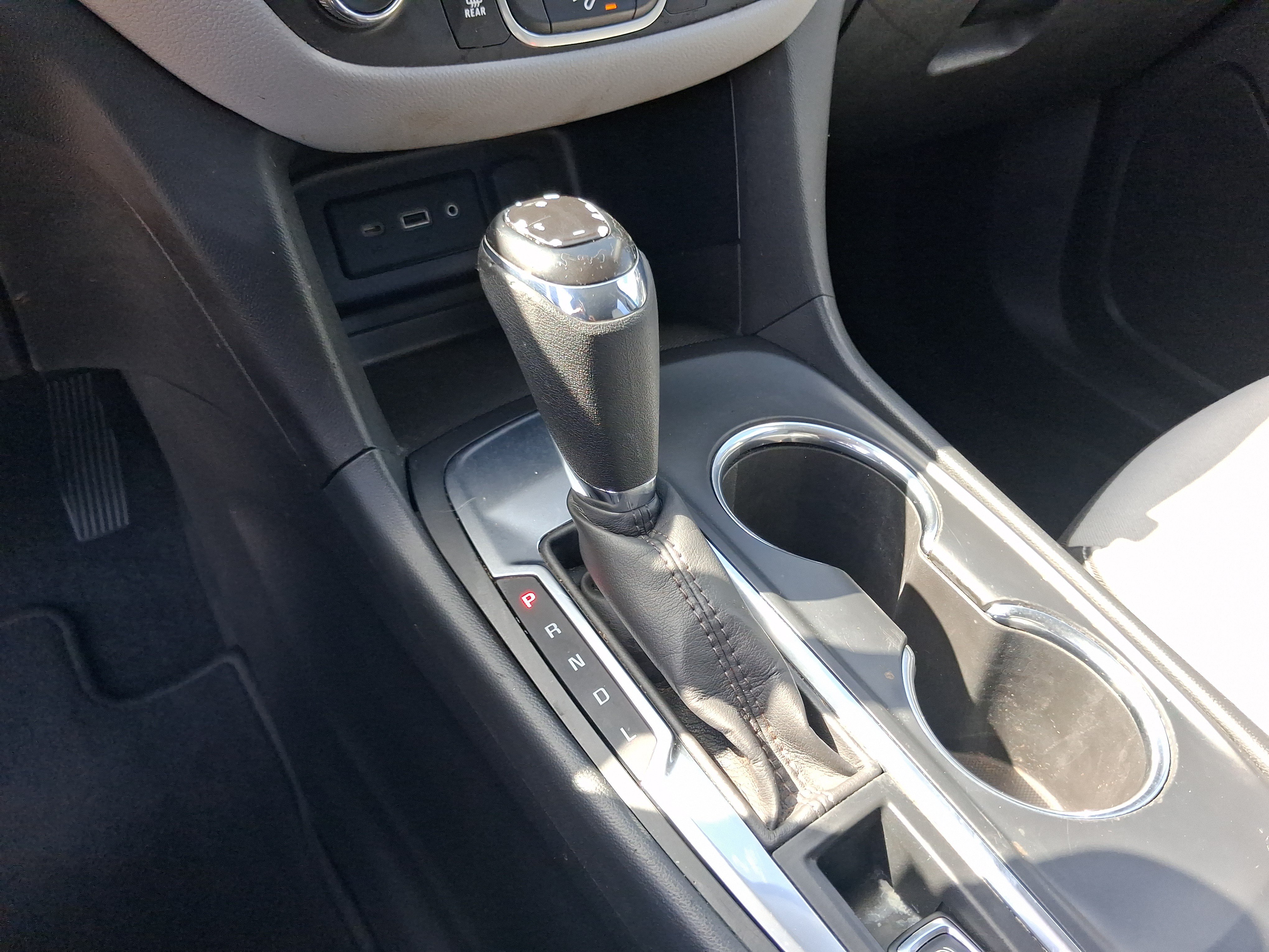 Used 2020 Chevrolet Equinox LT FWD image 19