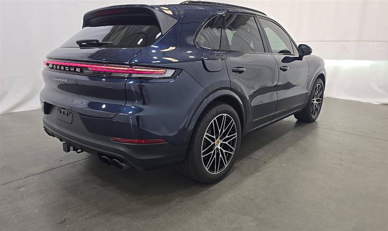 Used 2024 Porsche Cayenne S w/ Premium Package Plus AWD/4WD image 4