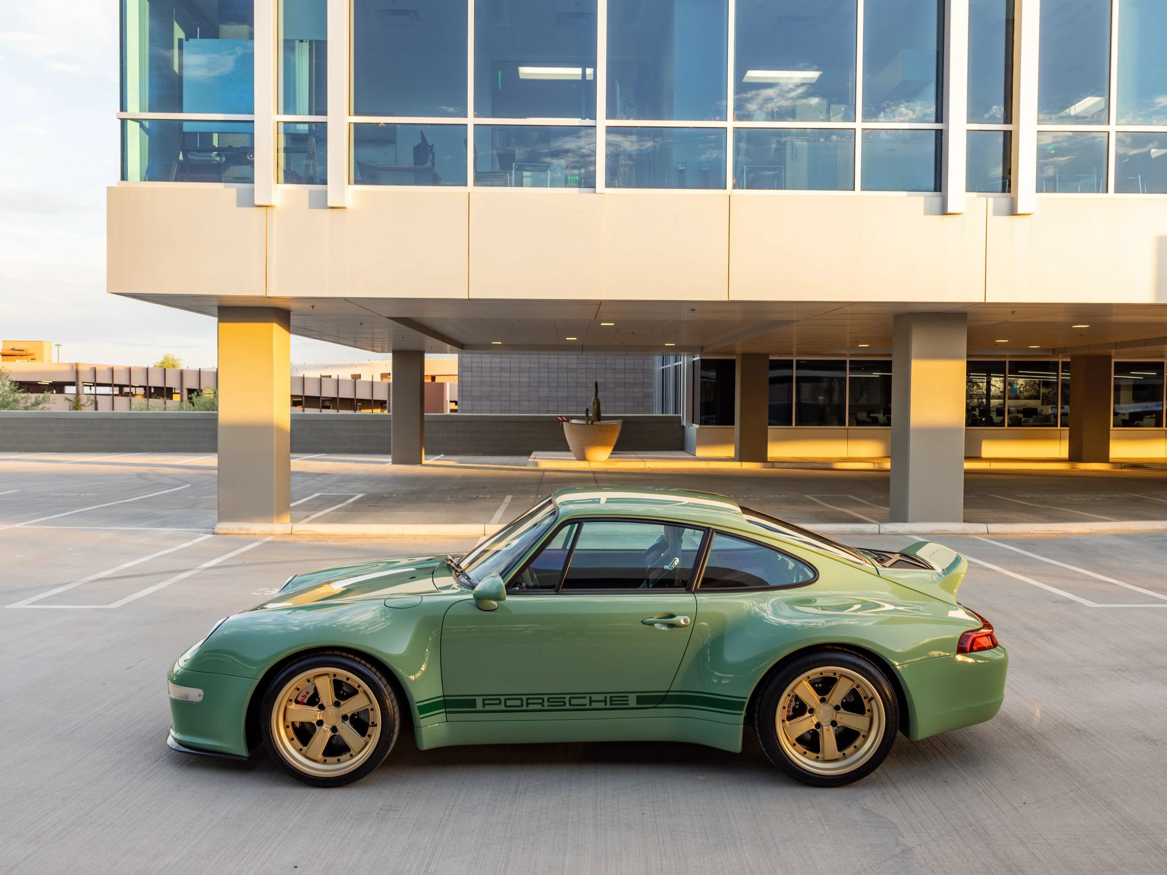 Used 1995 Porsche 911 Coupe image 24