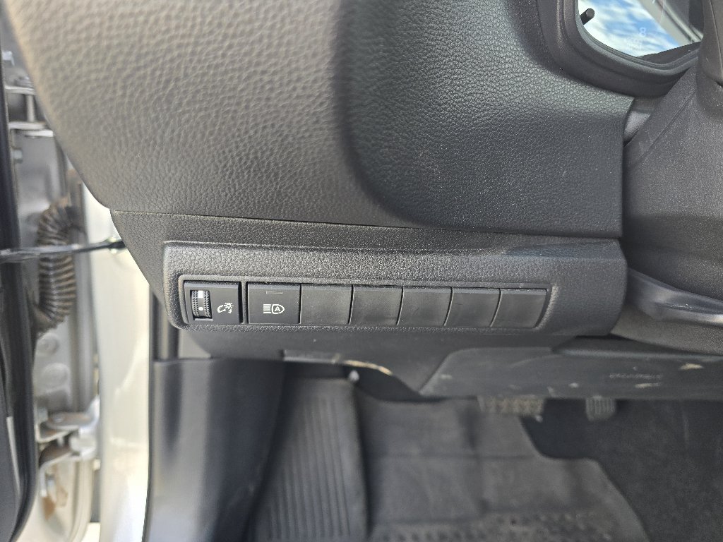 Used 2025 Toyota Corolla LE FWD image 19