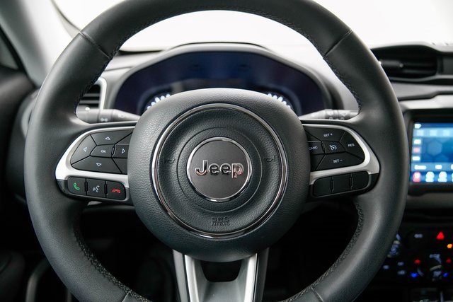 Used 2021 Jeep Renegade Latitude image 23