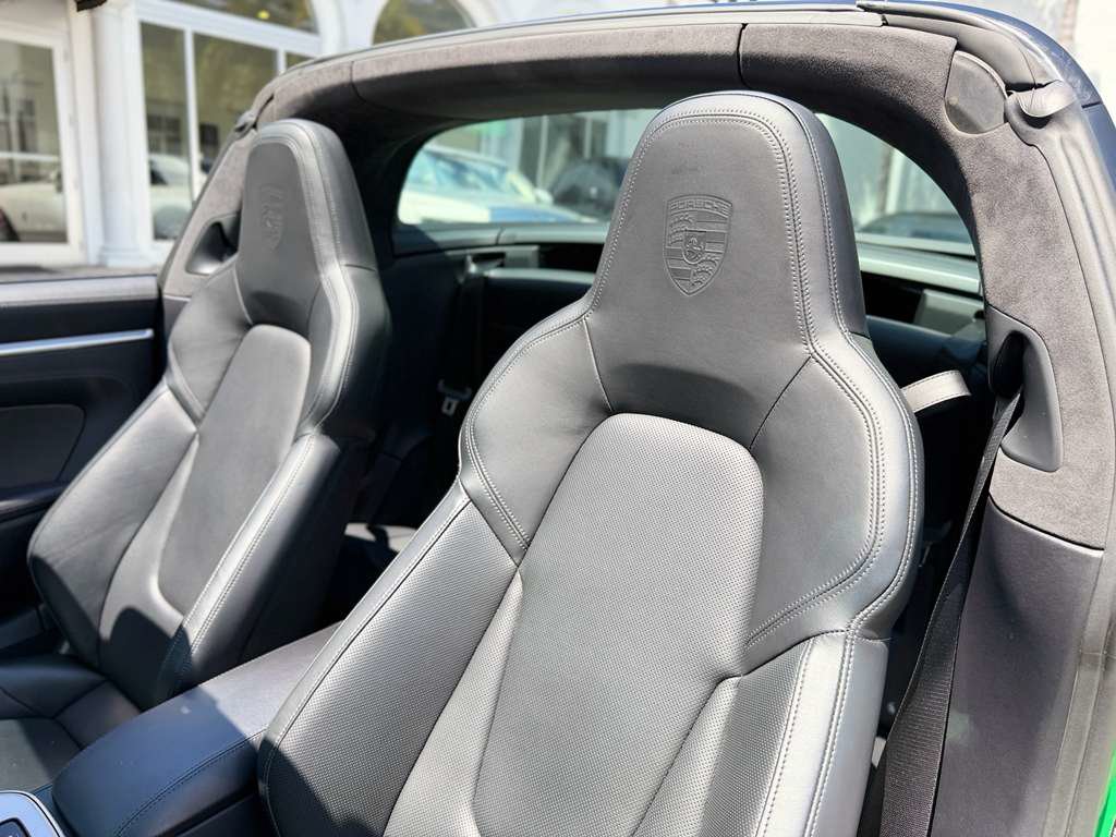 Used 2021 Porsche 911 Targa 4 AWD/4WD image 37