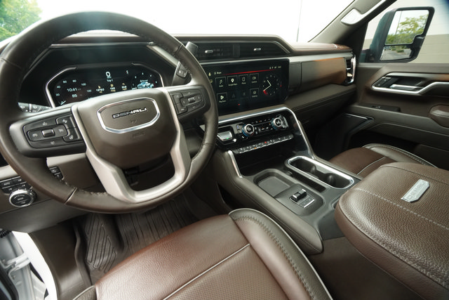Used 2025 GMC Sierra 2500 Denali w/ Denali Reserve Package AWD/4WD image 25