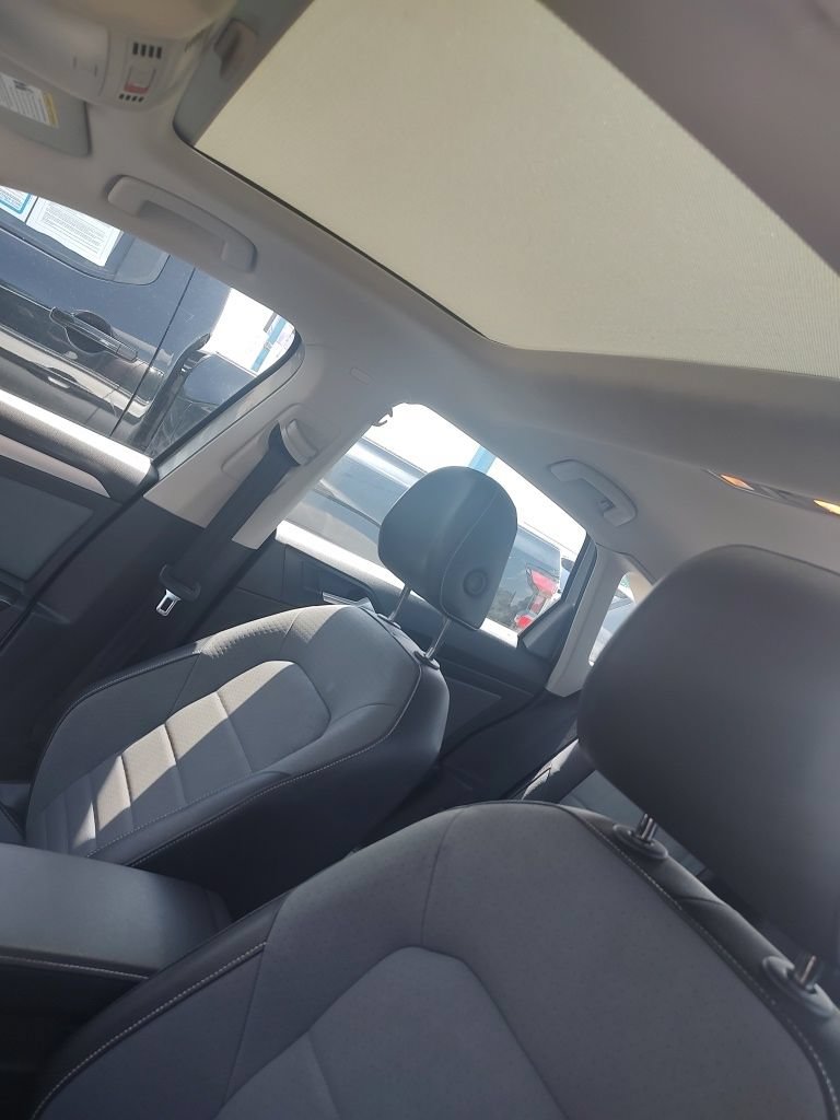 Used 2025 Volkswagen Jetta SE FWD image 6
