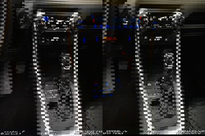 Used 2019 Toyota RAV4 XLE w/ Convenience Package image 31