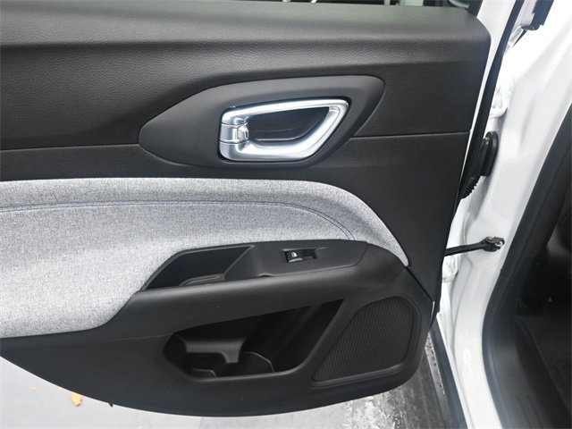 Used 2025 Jeep Compass Sport w/ Mopar Graphics Package image 21