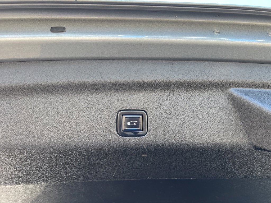 Used 2023 Chevrolet Suburban LT image 60