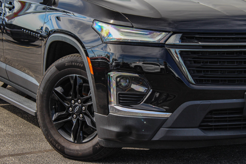 Used 2023 Chevrolet Traverse LT FWD image 3