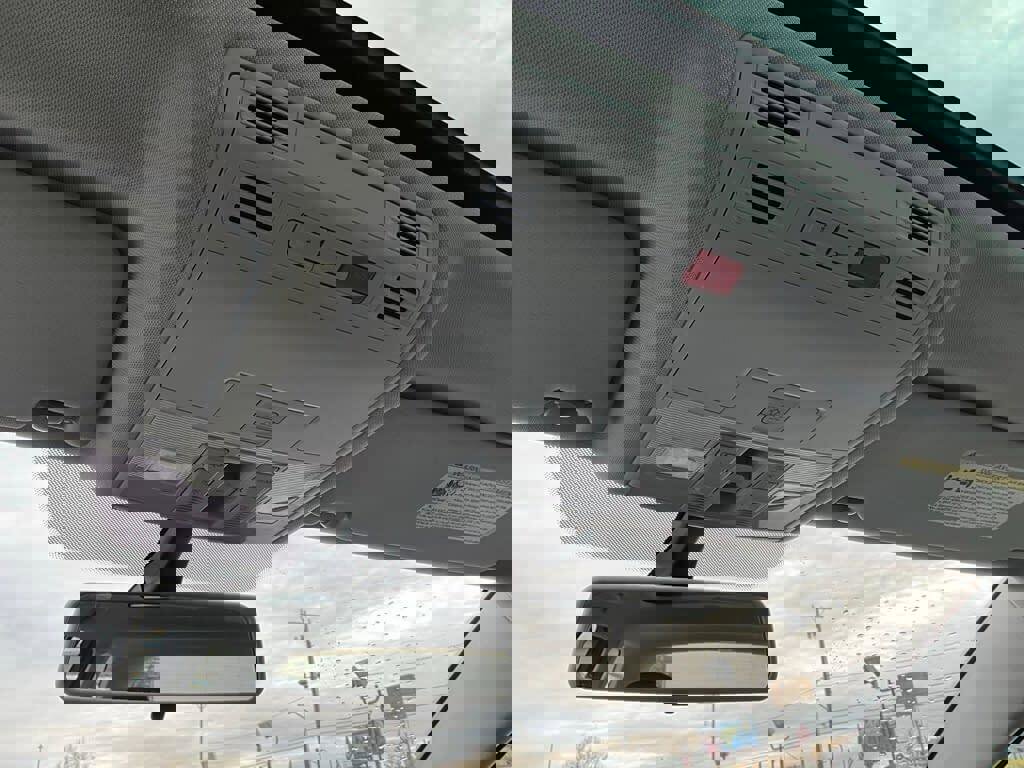 Used 2016 Volkswagen Golf SE w/ Lighting Package image 16