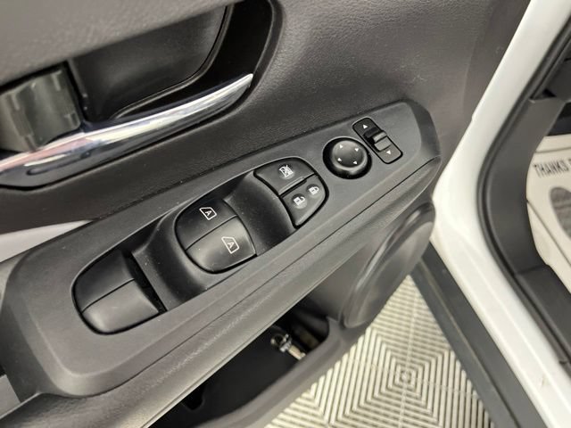 Used 2024 Nissan Kicks SR w/ SR Premium Package FWD image 32