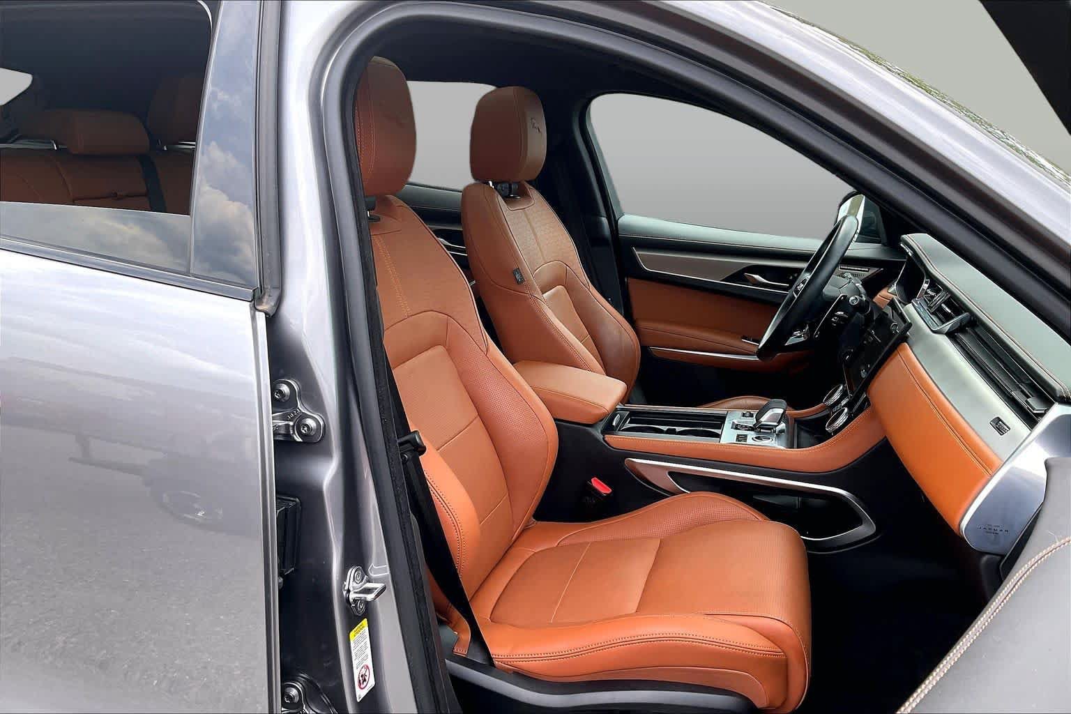 Used 2025 Jaguar F-PACE R-Dynamic S AWD/4WD image 8