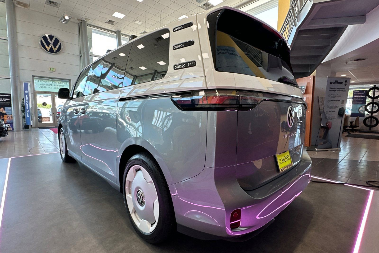 New 2025 Volkswagen ID. Buzz 1st Edition image 6