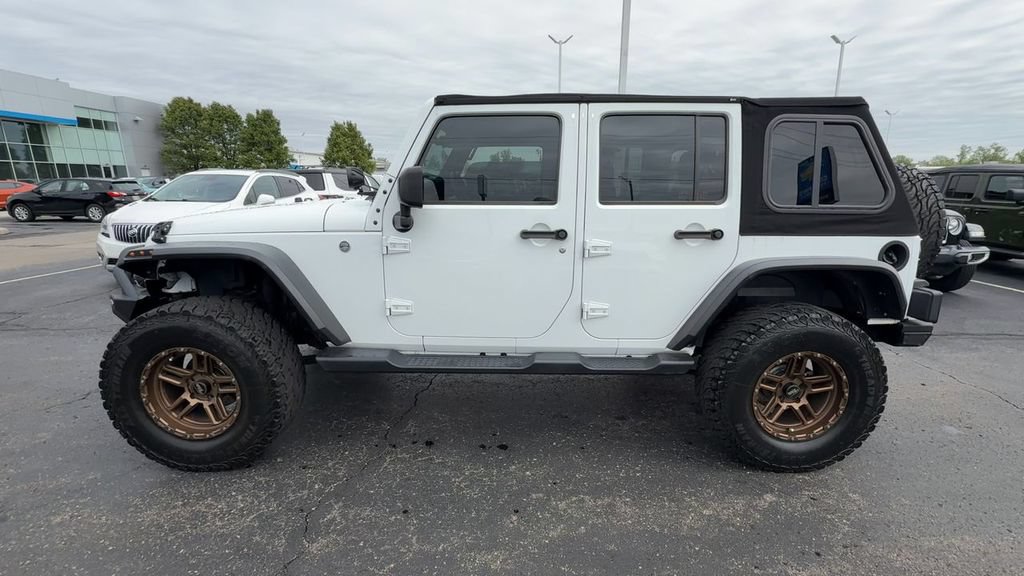 Used 2017 Jeep Wrangler Unlimited Sport AWD/4WD image 5