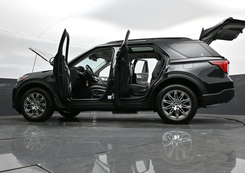 New 2025 Ford Explorer Active w/ Active Comfort Package image 34
