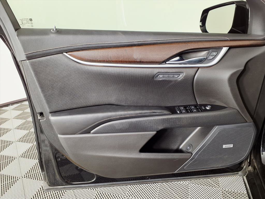 Used 2019 Cadillac XTS Luxury image 16