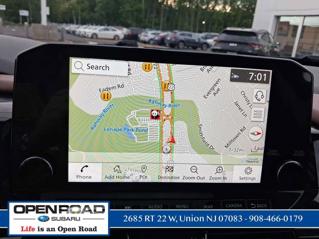 Used 2022 Nissan Pathfinder Platinum w/ Cargo Package AWD/4WD image 28