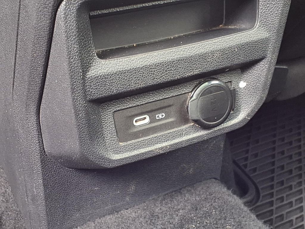 Used 2024 Volkswagen Tiguan SE R-Line FWD image 20