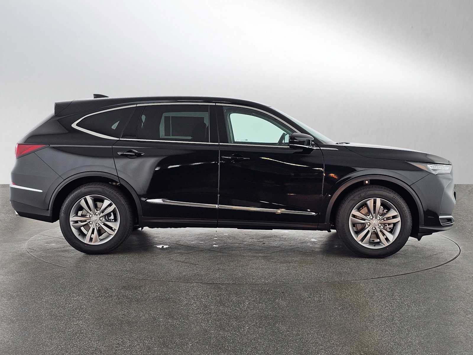 New 2026 Acura MDX SH-AWD image 2