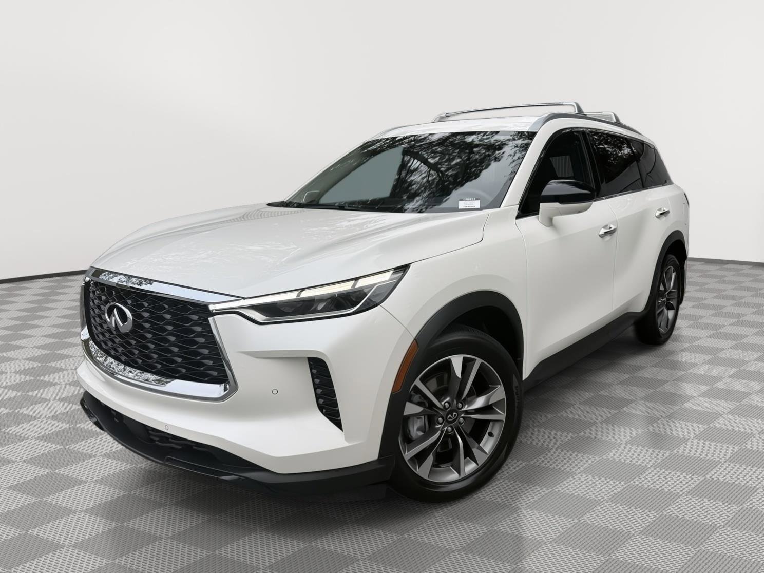 Certified 2025 INFINITI QX60 Luxe w/ Vision Package image 2