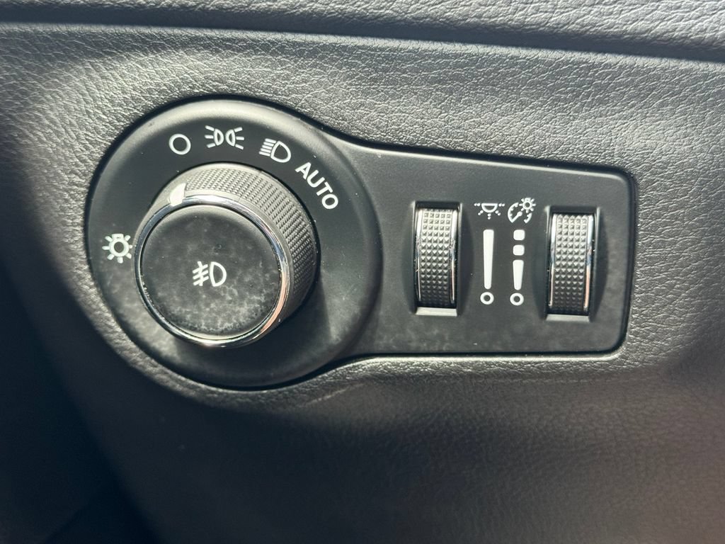 Used 2018 Jeep Compass Latitude w/ Popular Equipment Group AWD/4WD image 31