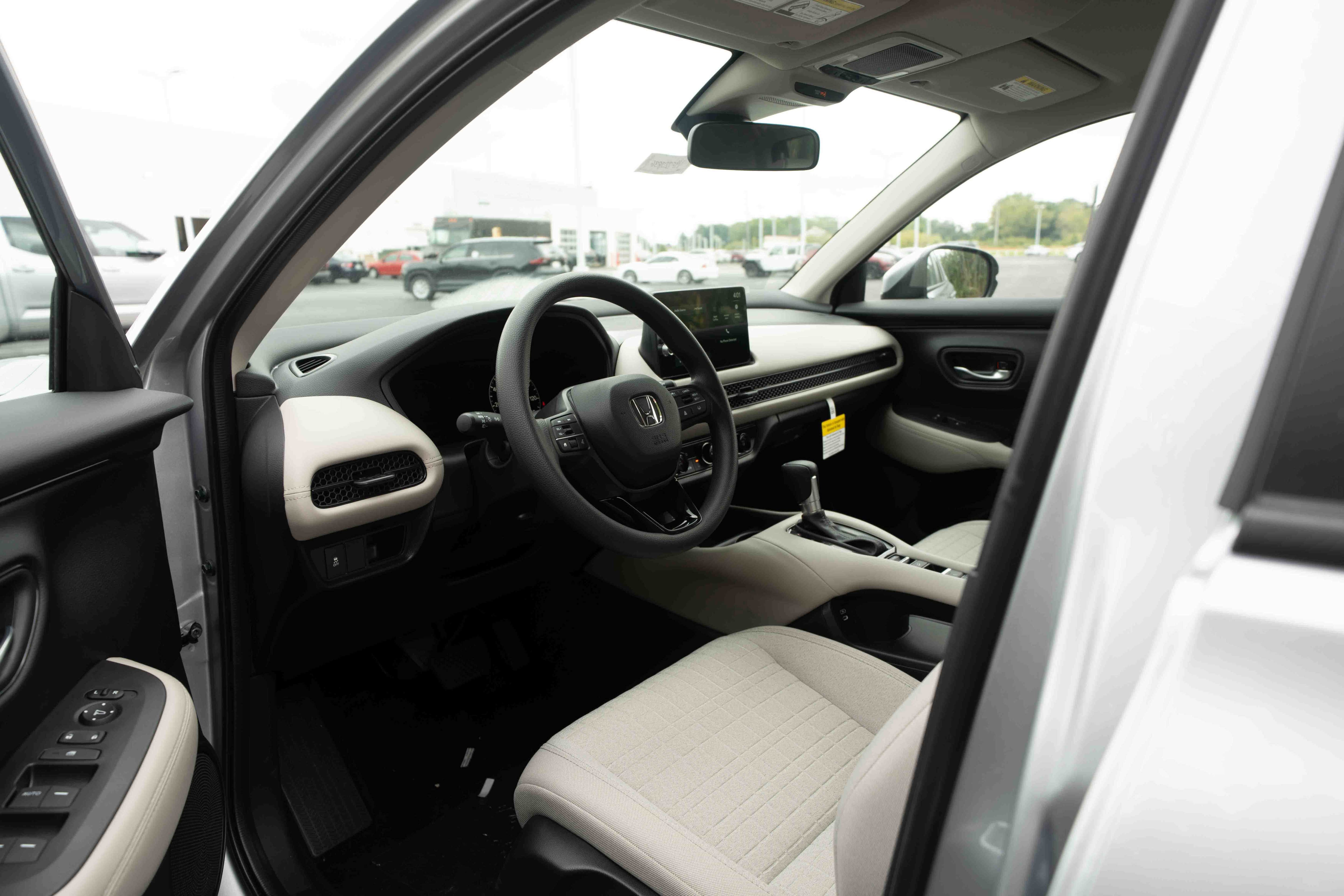 New 2026 Honda HR-V LX image 8