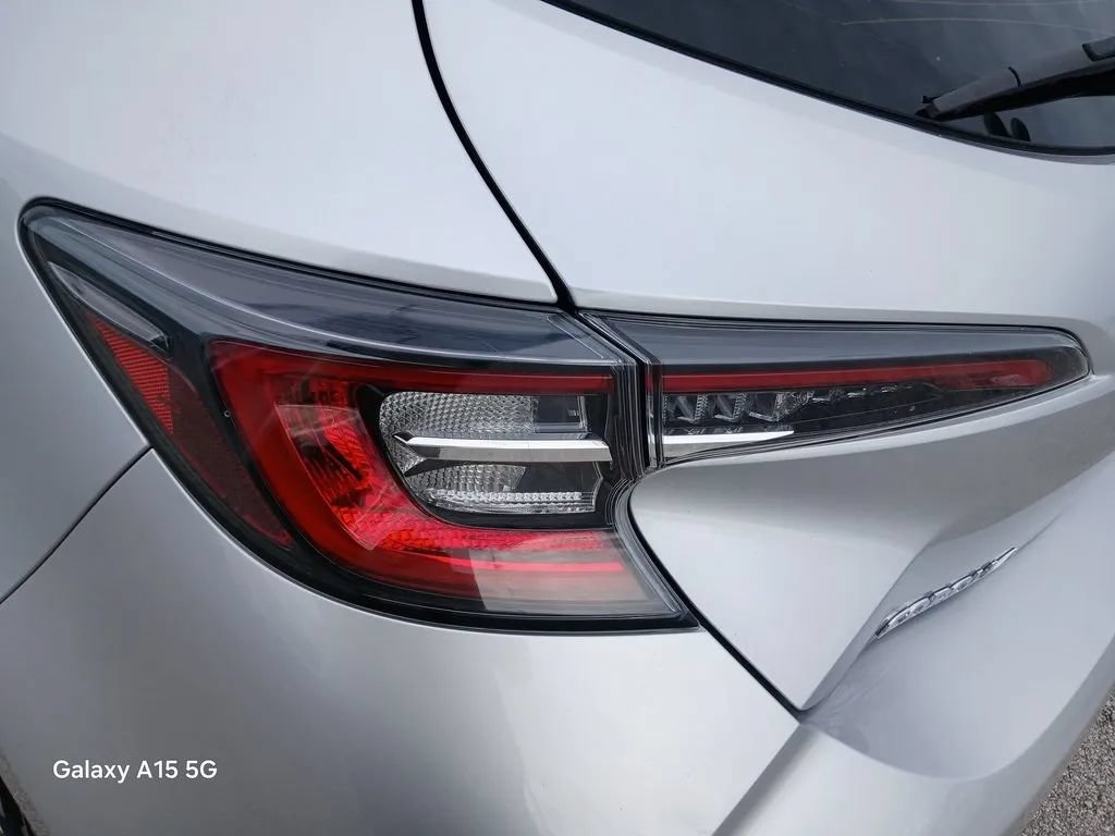 Used 2020 Toyota Corolla XSE FWD image 11