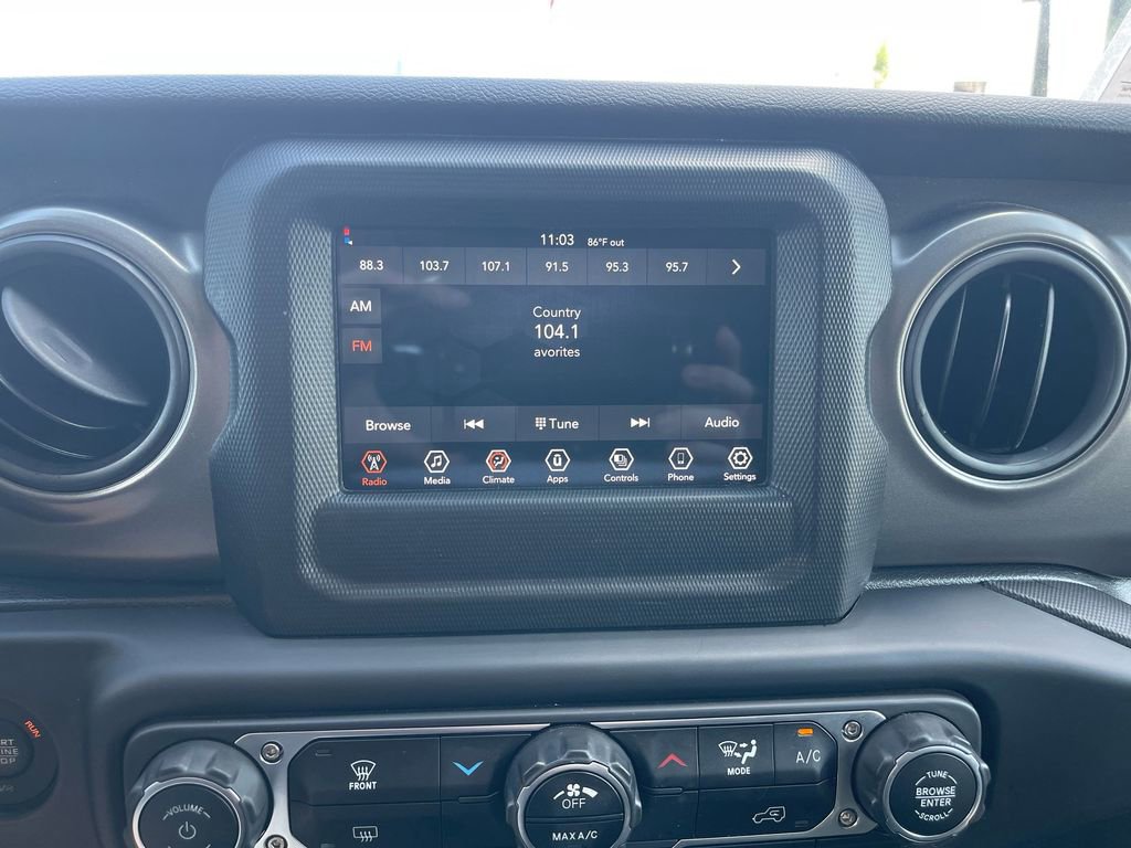 Used 2023 Jeep Gladiator Sport image 16