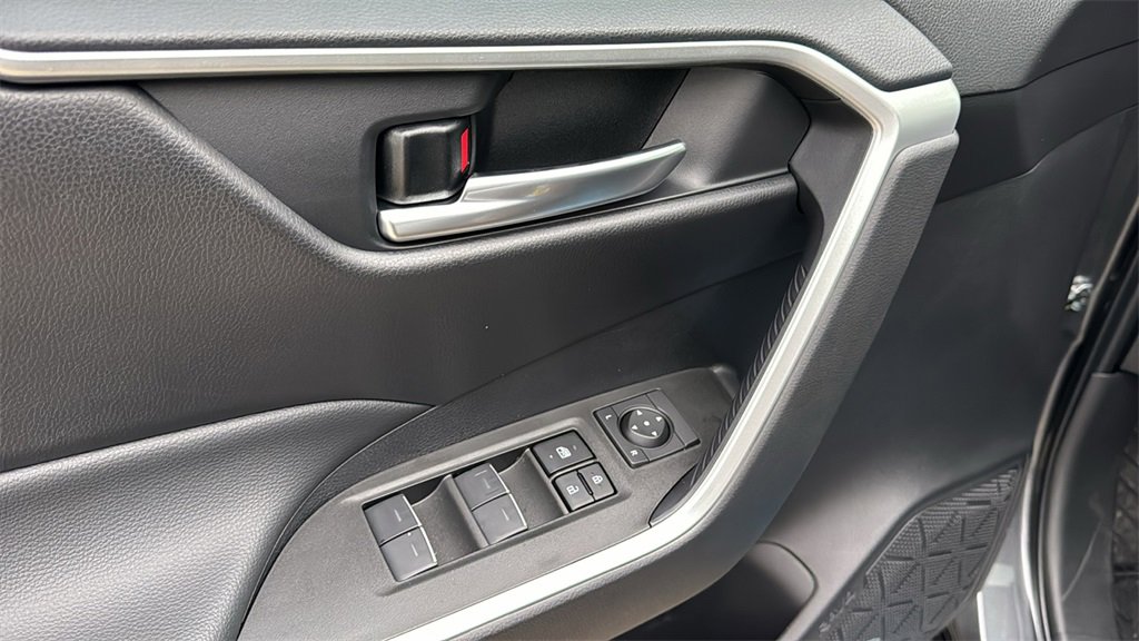 New 2025 Toyota RAV4 XLE image 15