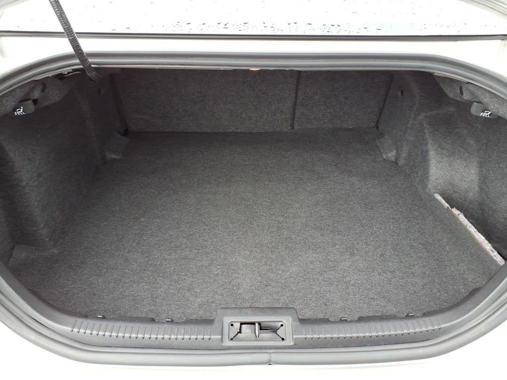 Used 2010 Ford Fusion SE image 10