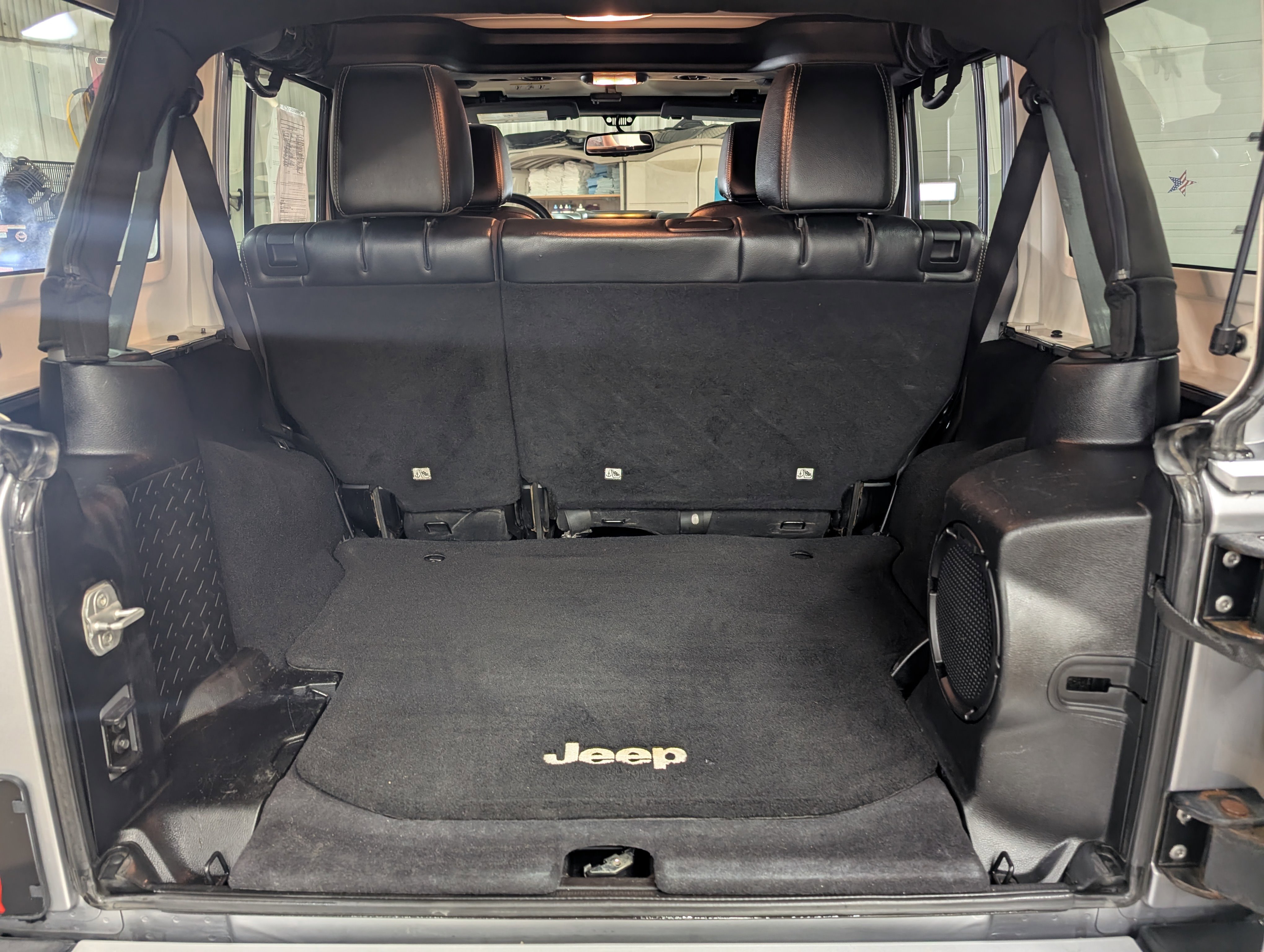 Used 2013 Jeep Wrangler Unlimited Sahara w/ Connectivity Group AWD/4WD image 19