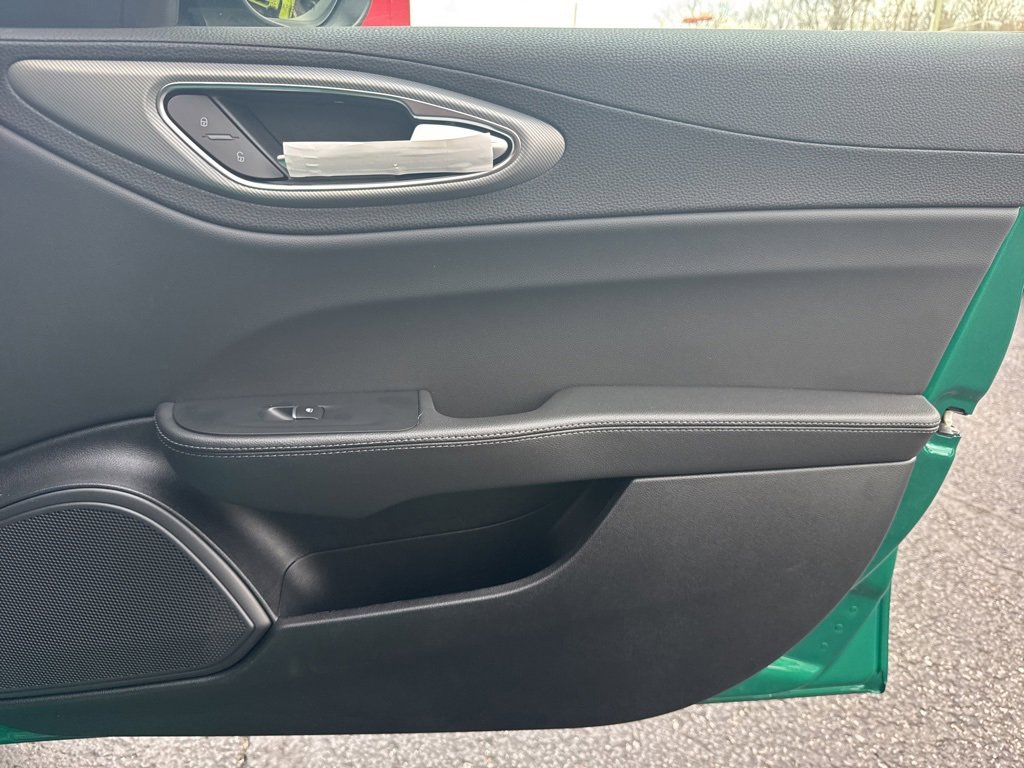 New 2025 Alfa Romeo Giulia AWD w/ Driving Assist Package image 23