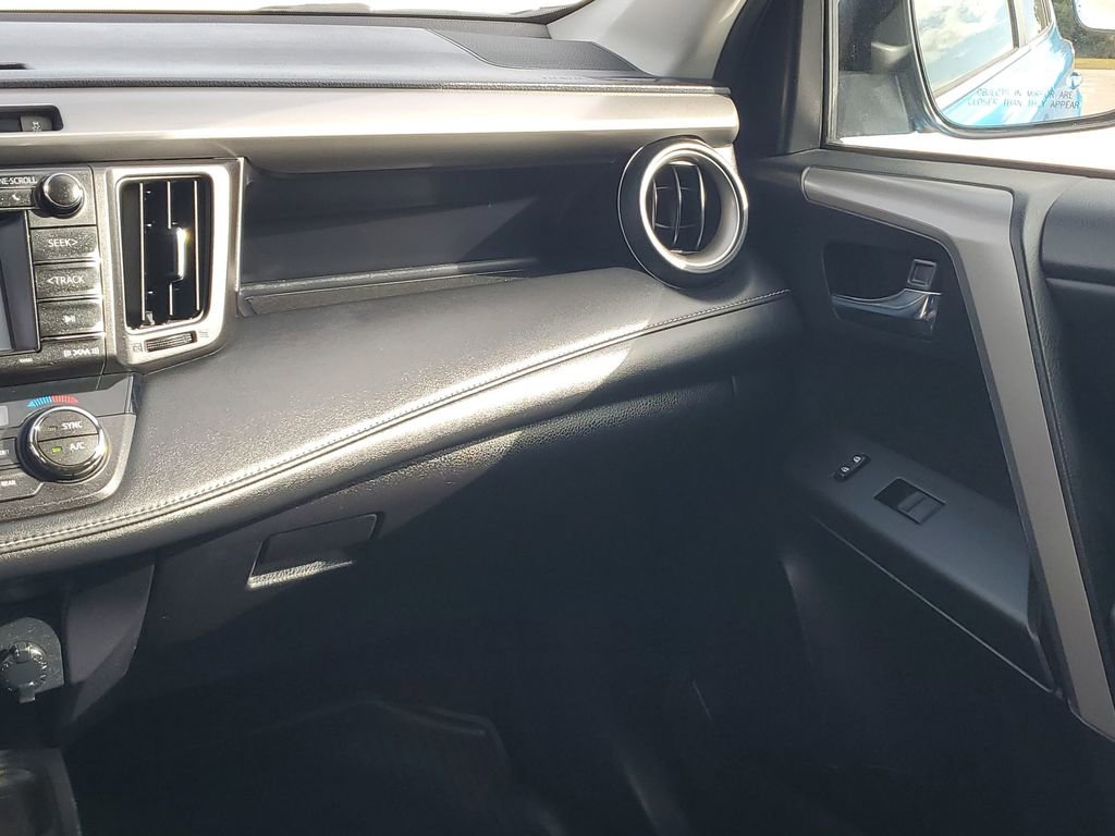 Used 2016 Toyota RAV4 XLE image 26