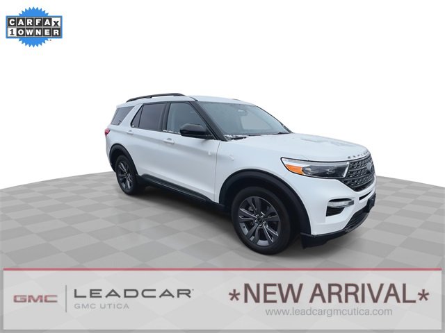 Used 2022 Ford Explorer XLT w/ Equipment Group 202A image 2