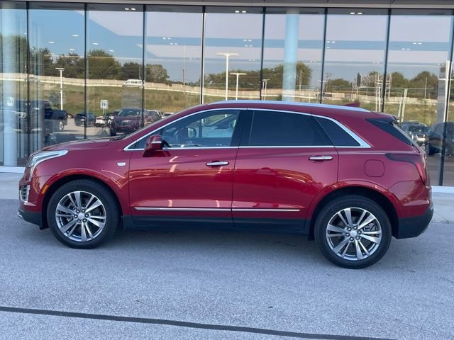 Used 2025 Cadillac XT5 Premium Luxury w/ Technology Package AWD/4WD image 3