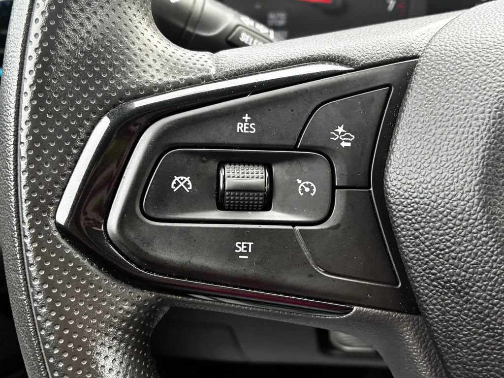 Used 2024 Chevrolet Trax LS w/ LS Convenience Package FWD image 11