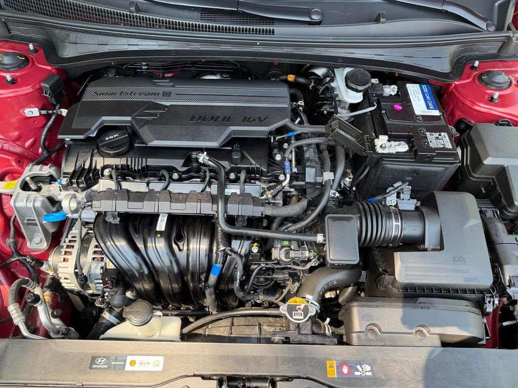 Used 2025 Hyundai Elantra Sport FWD image 20