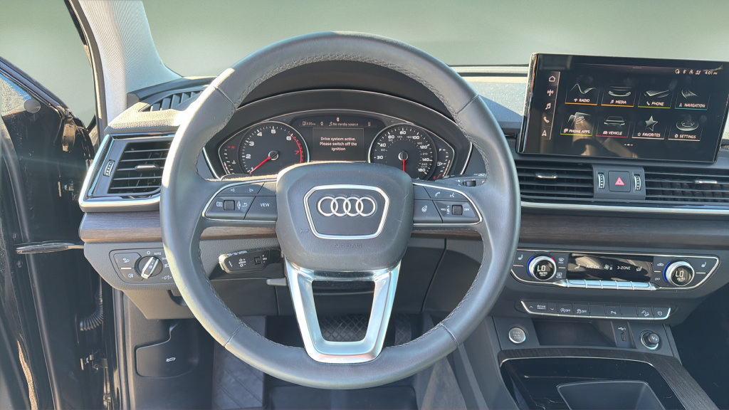 Used 2024 Audi Q5 2.0T Premium w/ Convenience Package AWD/4WD image 23