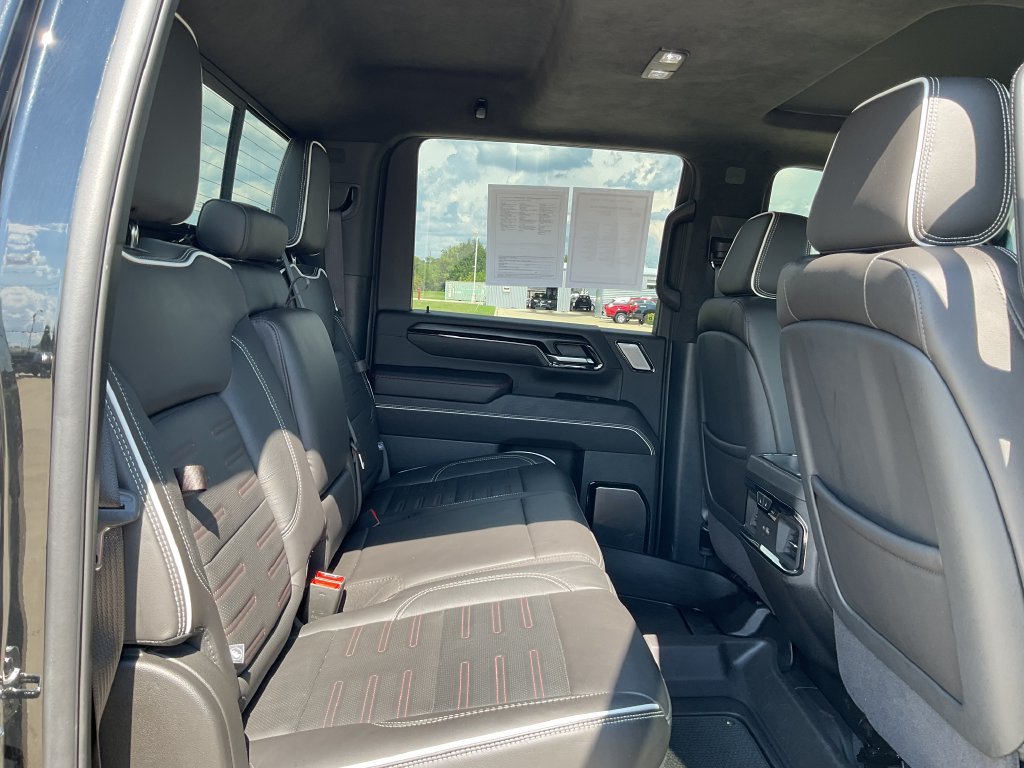 Used 2025 GMC Sierra 2500 AT4X AWD/4WD image 15