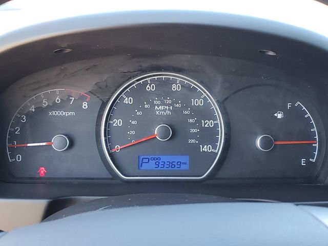 Used 2010 Hyundai Elantra GLS image 16