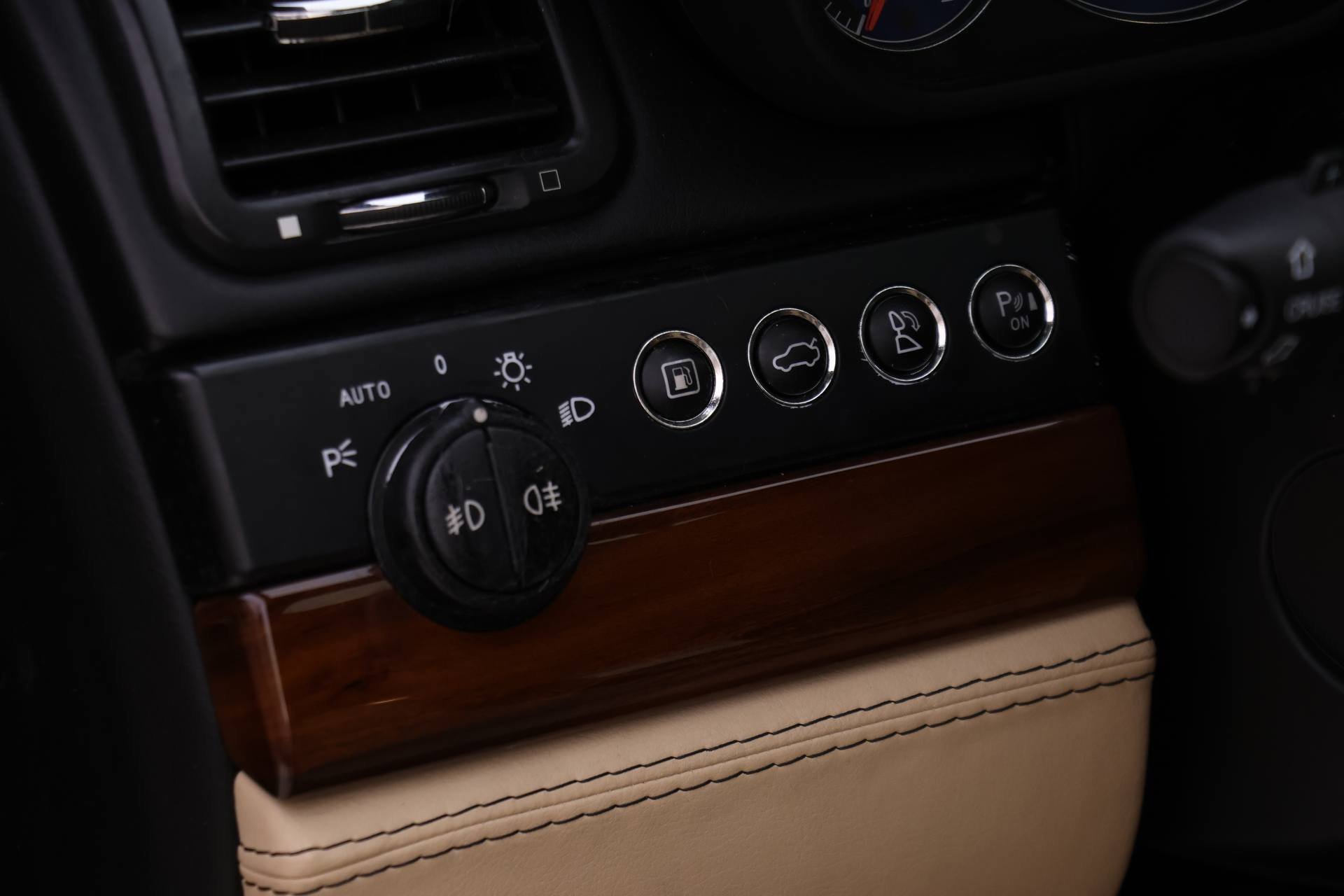 Used 2010 Maserati Quattroporte image 21