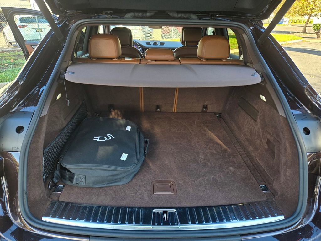 Used 2023 Porsche Cayenne Platinum Edition w/ Premium Package Plus (PIA) image 42