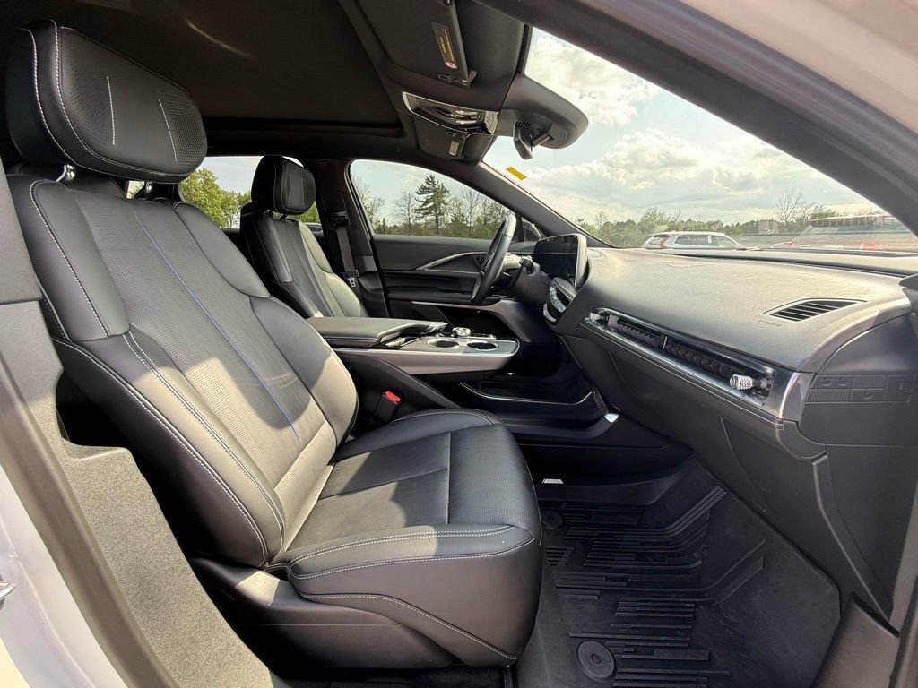 Certified 2024 Cadillac Lyriq Luxury w/ LPO, Floor Liner Package image 34