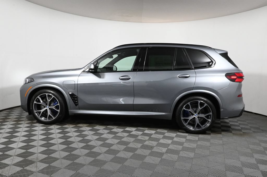 Used 2026 BMW X5 xDrive50e w/ M Sport Package image 2