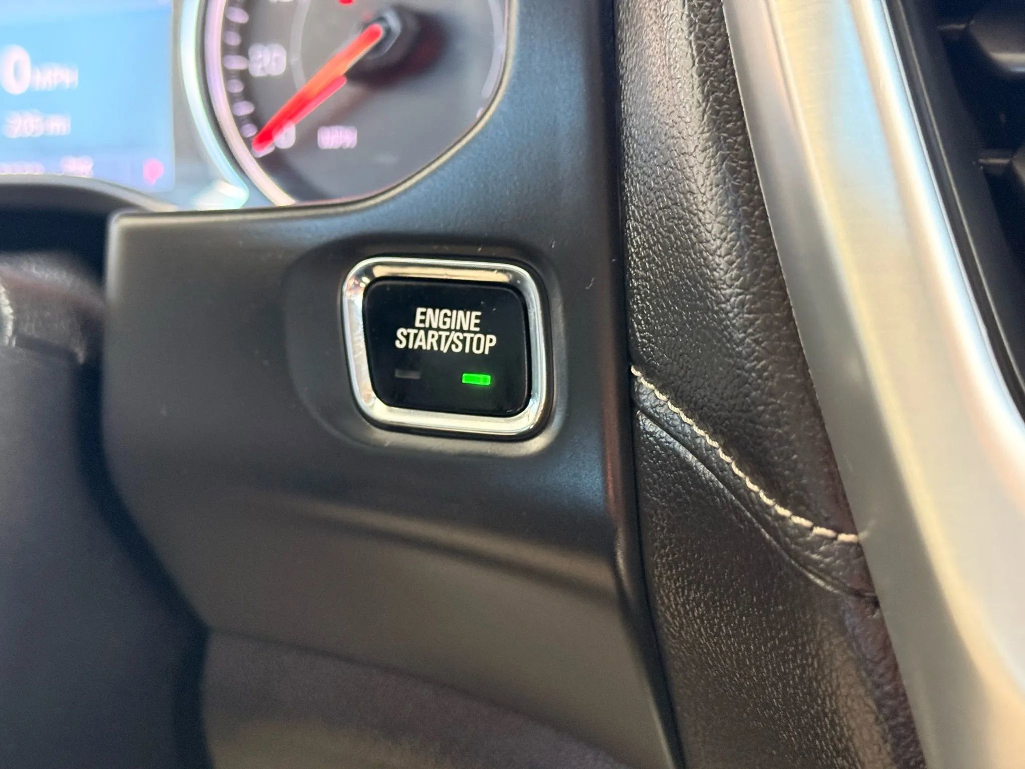 Used 2022 GMC Acadia SLT w/ LPO, Floor Liner Package image 78