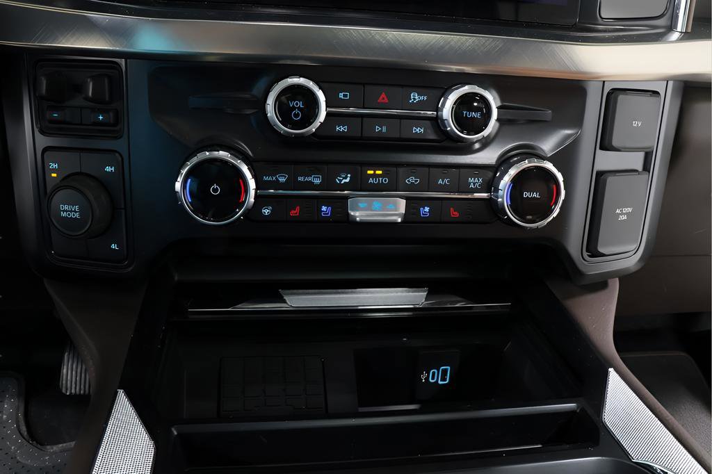 Used 2025 Ford F450 King Ranch AWD/4WD image 11