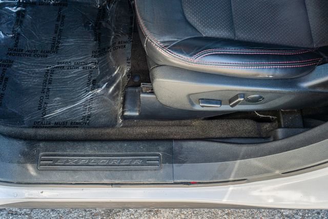 Used 2018 Ford Explorer XLT w/ Equipment Group 202A image 17
