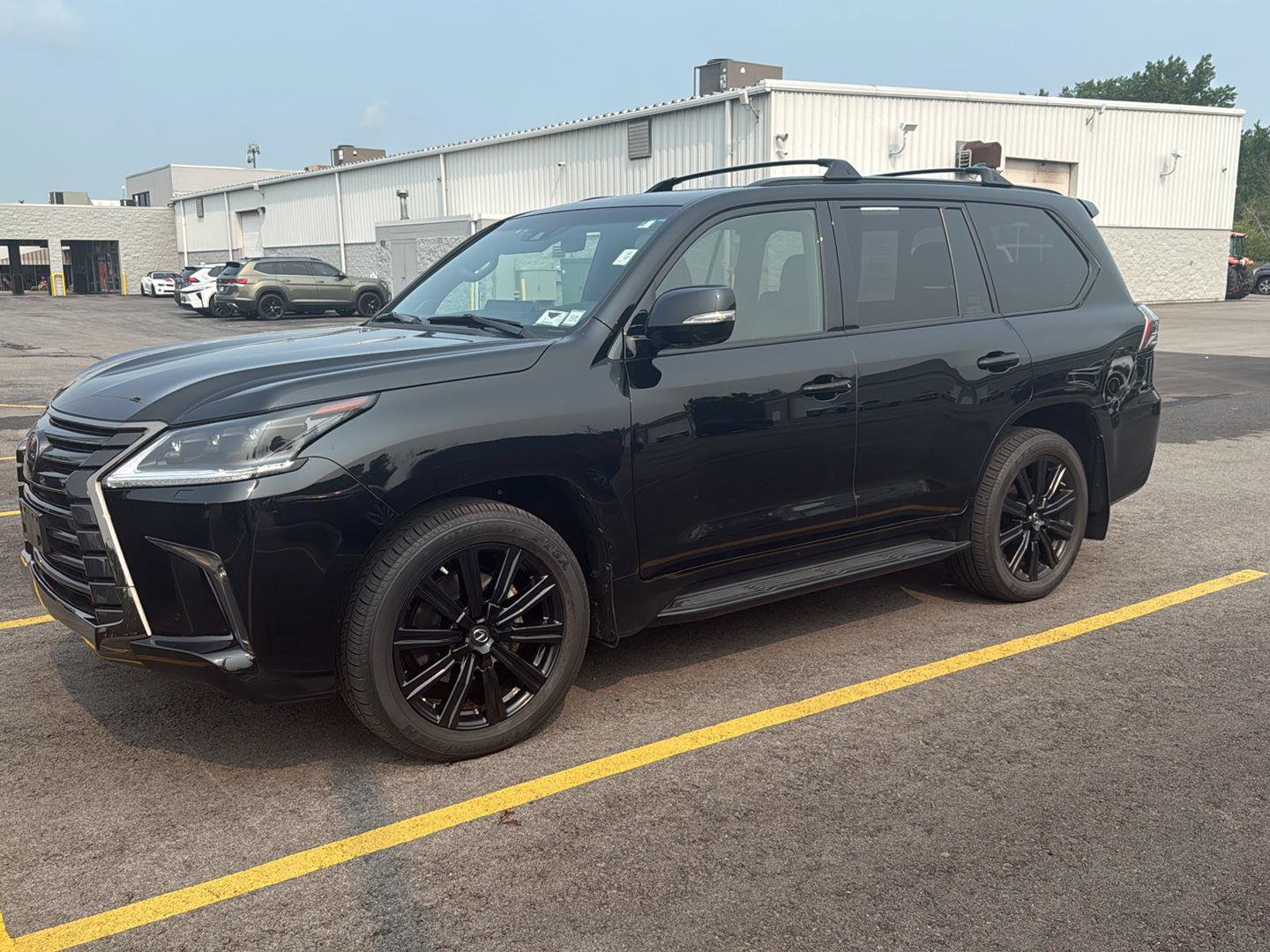 Used 2021 Lexus LX 570 4WD w/ Inspiration Series #2 image 11