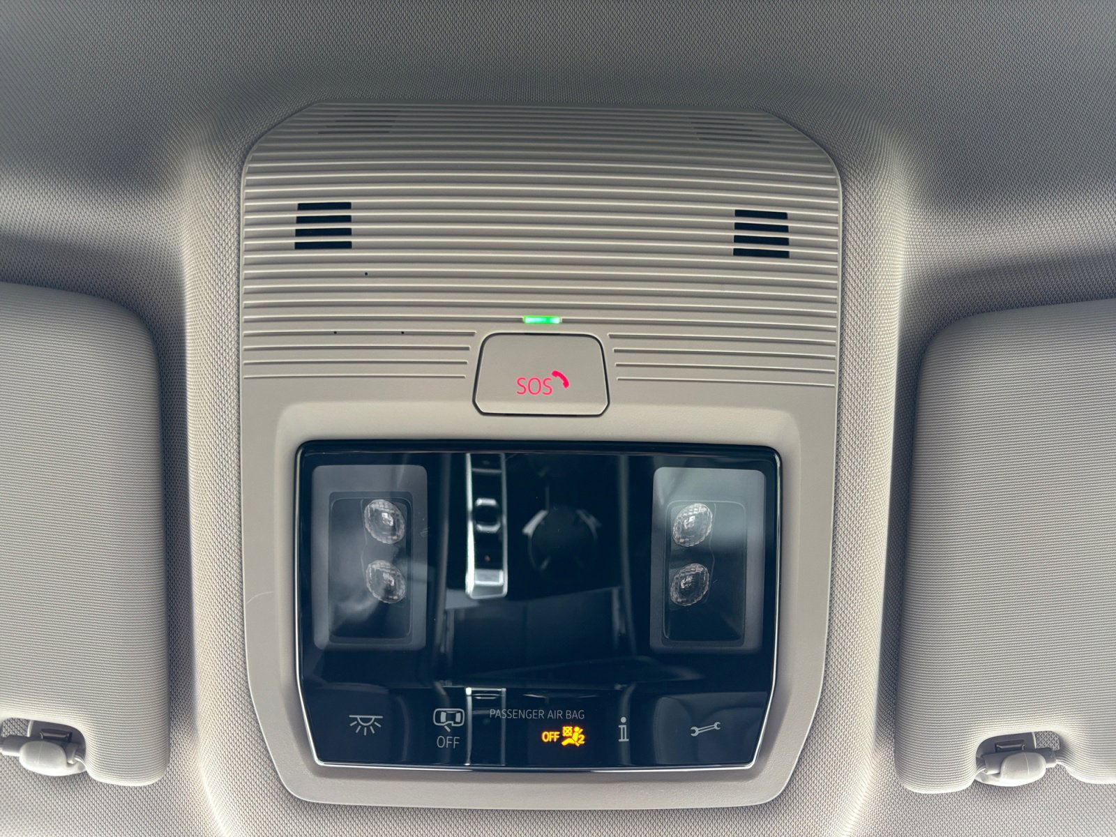 Used 2024 Volkswagen Atlas SE image 19