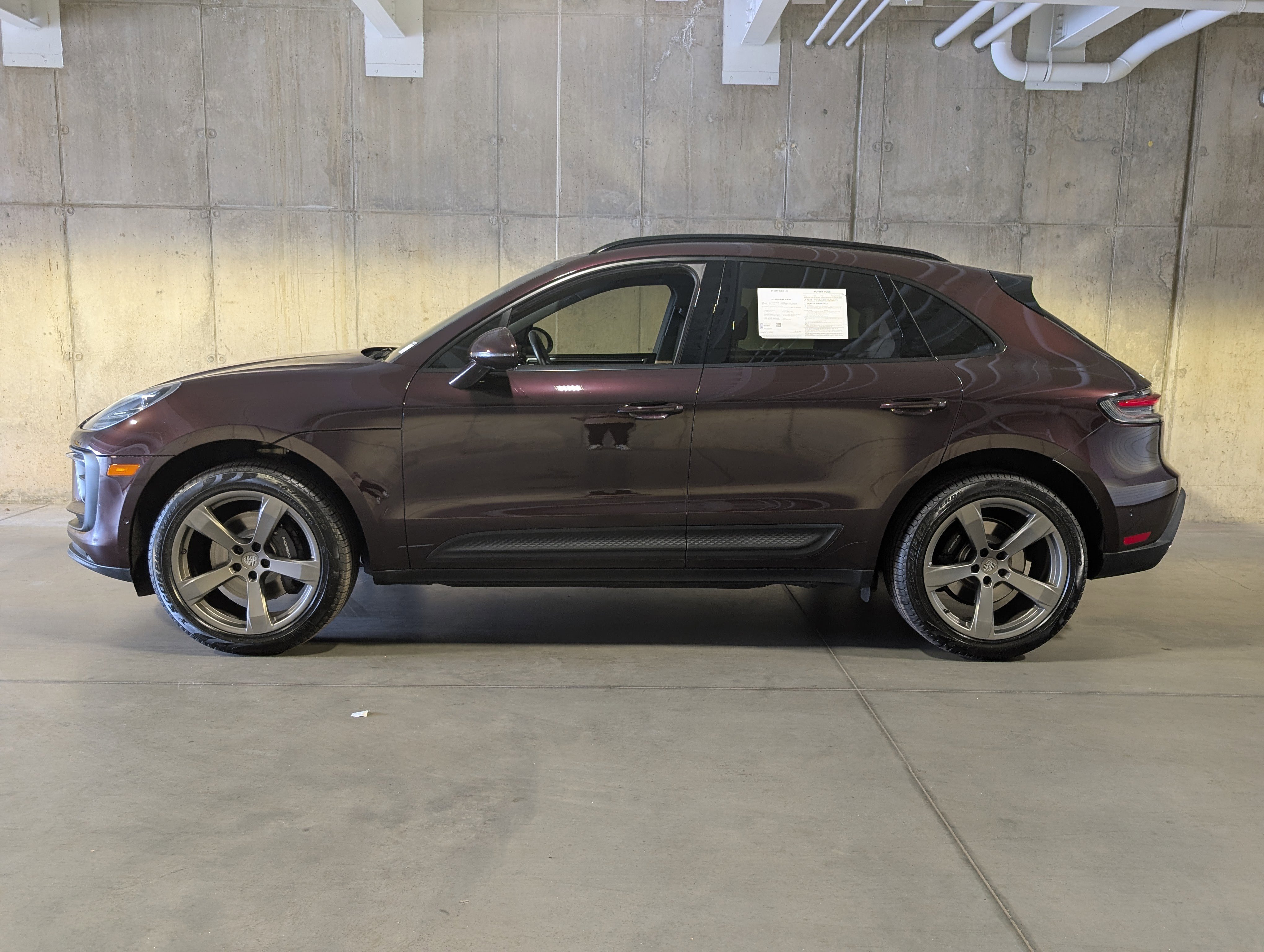 Certified 2023 Porsche Macan image 2