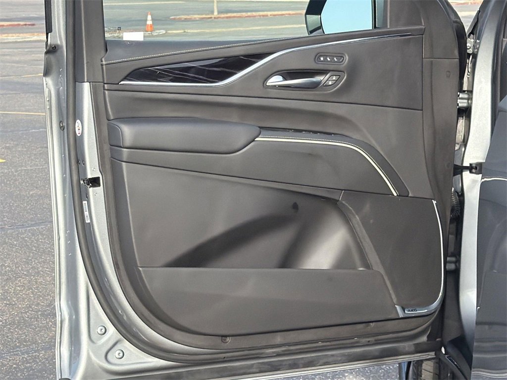 Certified 2023 Cadillac Escalade ESV Sport w/ LPO, ONYX Package image 22